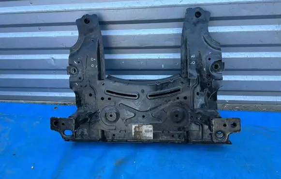 Smart ForFour II W453 Front axle beam 3390322 0060811054