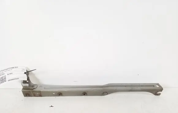 Toyota Avensis T270 Radiator support slam panel bracket 53209-05030