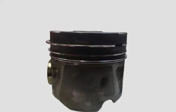 Opel Astra J Piston