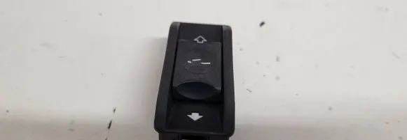 BMW 5 E60 E61 Sunroof switch 6907288 6131 03015010