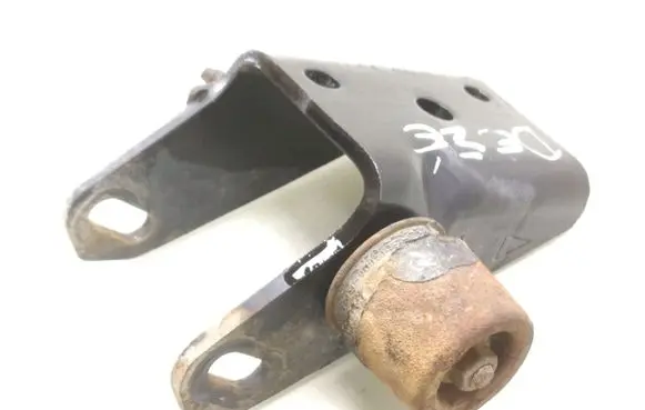 Toyota Corolla E120 E130 Gearbox mounting bracket