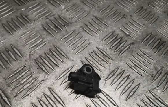 Mercedes-Benz E W213 Airbag deployment crash/impact sensor 2139051300 A2139051300