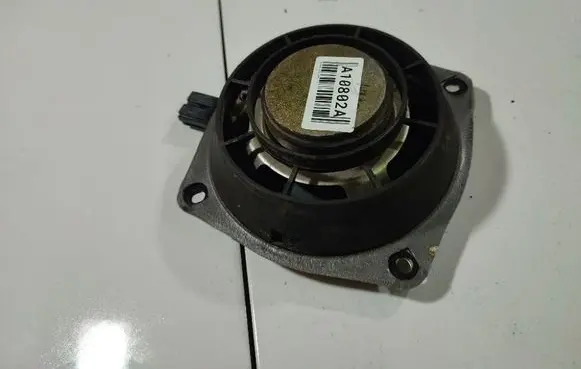 Hyundai Getz Front door speaker