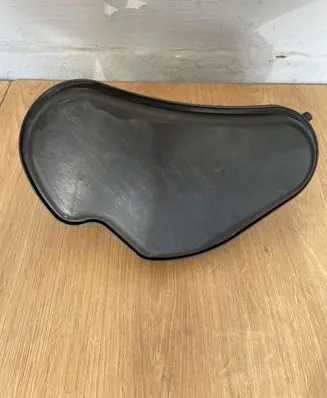 Audi A4 S4 B7 8E 8H Vacuum air tank 8D0131541B