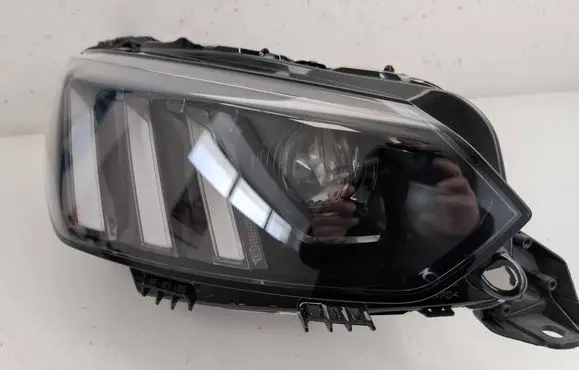 Peugeot 208 II Headlight/headlamp 9841641980 L615795