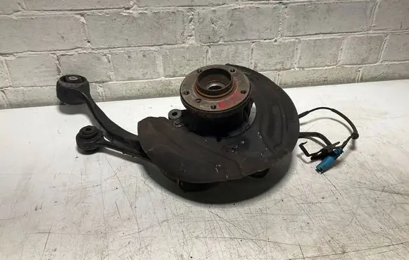 BMW 3 E92 E93 Front wheel hub spindle knuckle 6768996