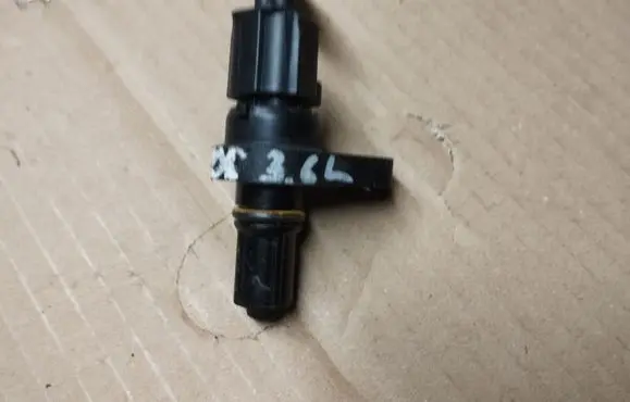 Chrysler Town u0026 Country V Camshaft speed sensor 0232103065