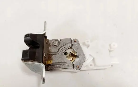 Mitsubishi Grandis Tailgate/trunk/boot lock/catch/latch