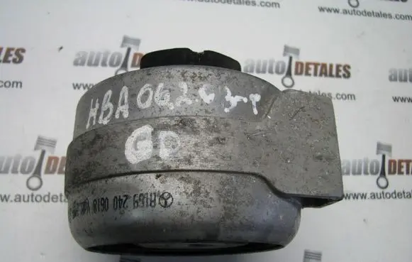 Mercedes-Benz A W169 Engine mount bracket A1692400618