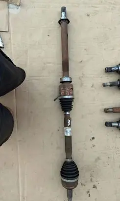 Renault Captur Front driveshaft 391005153R