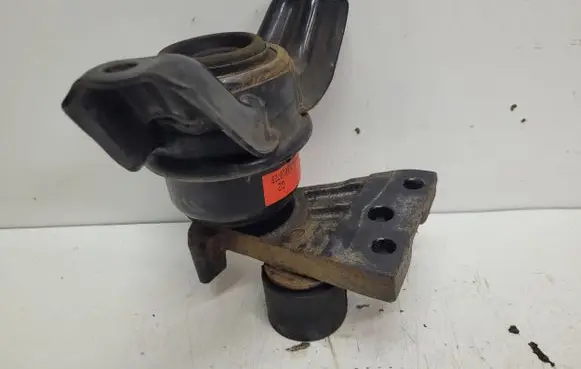 KIA Sportage Engine mount bracket