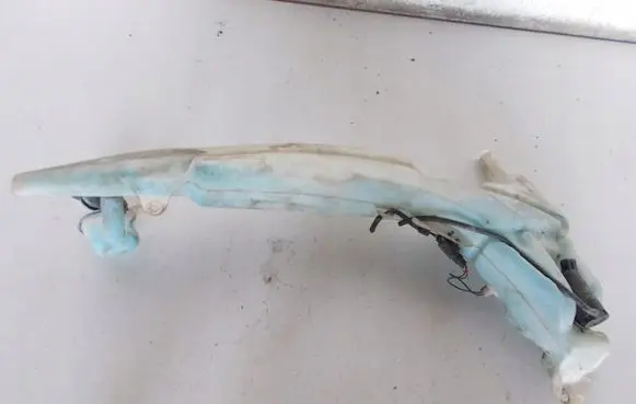 Ford Focus Windshield washer fluid reservoir/tank 