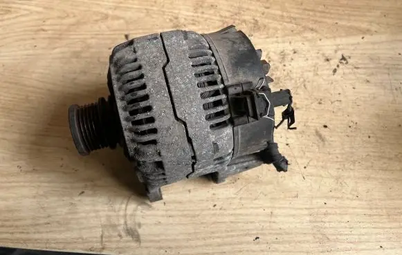Volkswagen Sharan Generator/alternator 028903018BX