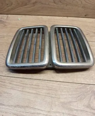 BMW 3 E30 Front grill 1873253