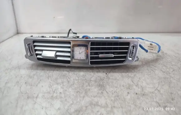 Mercedes-Benz CLS C218 X218 Dash center air vent grill A2188300054