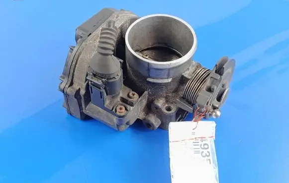 Audi A4 S4 B5 8D Throttle body valve 058133063C