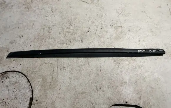 Volvo XC70 Windshield trim 30753553