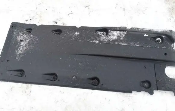 Volkswagen Jetta V Engine splash shield/under tray 1k0825211e