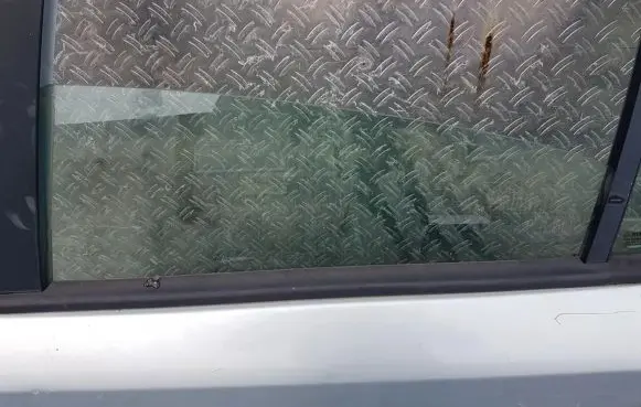 Renault Laguna II Rear door window glass 