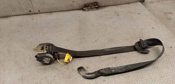 Volkswagen Golf Plus Front seatbelt 5M1857705