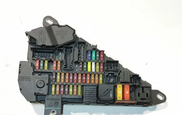 BMW 5 E60 E61 Fuse module 6956505