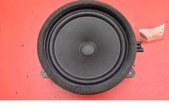 Volvo XC90 Subwoofer speaker 31350425