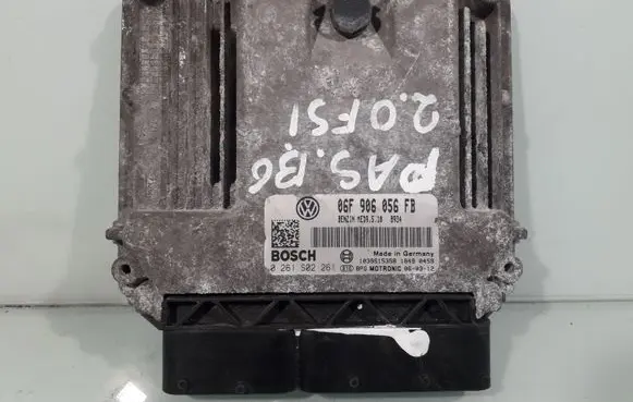 Volkswagen PASSAT B6 Engine control unit/module 06F906056FB 0261S02261