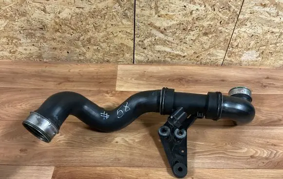 Mercedes-Benz C W203 Intercooler hose/pipe A2035200095