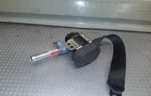 Volvo C30 Rear seatbelt 30642226
