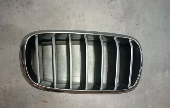 BMW X5 F15 Front bumper upper radiator grill 7309775 7316076