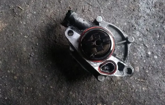 Ford Fiesta Vacuum pump