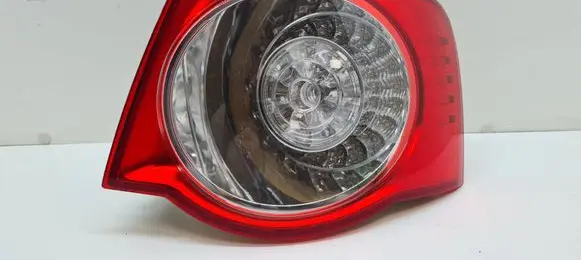 Volkswagen Jetta VI Rear/tail lights 1K5945096G