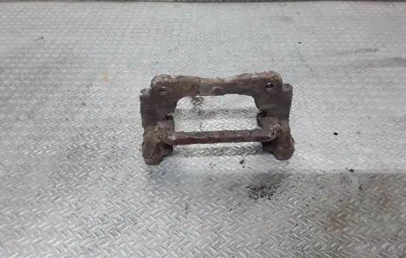 Toyota Corolla Verso AR10 Brake caliper pad carrier rear 