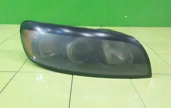 Volvo C30 Headlight/headlamp 0301232602