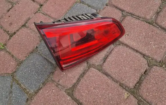 Volkswagen Golf VII Tailgate rear/tail lights 5G0945093T