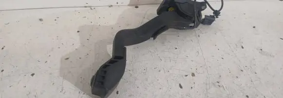 Peugeot 307 Accelerator throttle pedal 9650889180