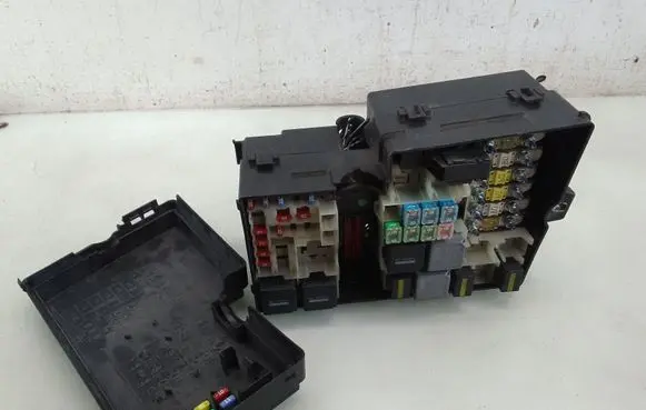 Ford Focus Fuse module 3M5T14A142AB