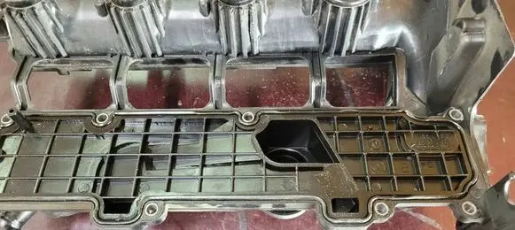 Peugeot 207 Rocker cam cover