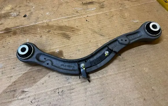 Land Rover Discovery 5 Rear control arm CPLA5501B CPLA2A669AC
