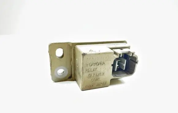 Toyota Avensis T250 Light washer relay 8594205040