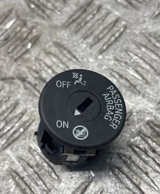 BMW 5 G30 G31 G38 Passenger airbag on/off switch 9326501