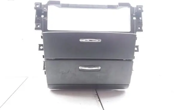 KIA Sorento Dashboard storage box/compartment 845703E00 ATX04
