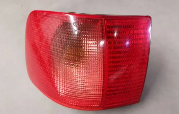 Audi A6 S6 C4 4A Rear/tail lights 4A9945095