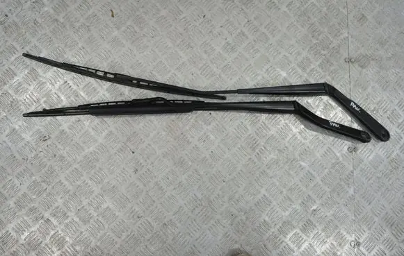 Porsche Panamera (970) Front wiper blade arm 970628029