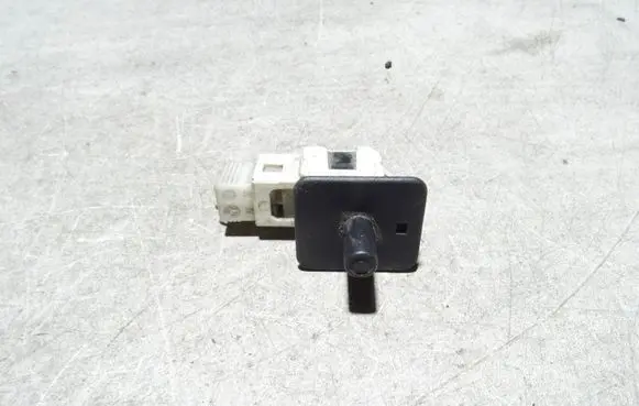 Mercedes-Benz C W203 Front door sensor coupe 2028209410