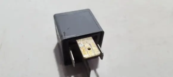 Volkswagen Golf III Other relay 191937503