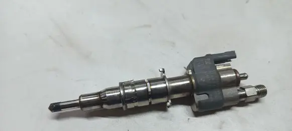 BMW 3 E90 E91 Fuel injector 10181010