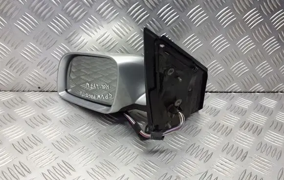 Volkswagen Polo IV 9N3 Front door electric wing mirror E1010695