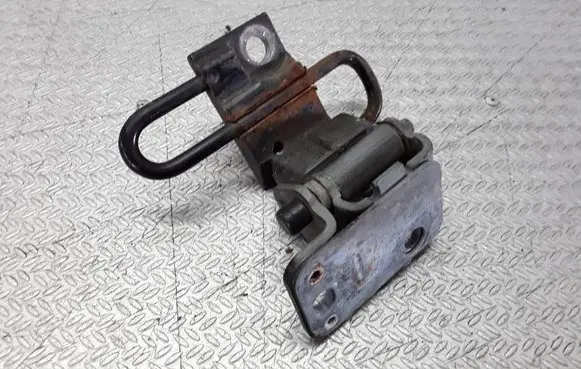 Audi A6 S6 C5 4B Front door lower hinge 4B0831412B