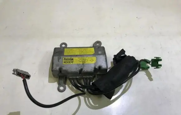 Renault Twingo I Airbag control unit/module 7700415815F 550320700